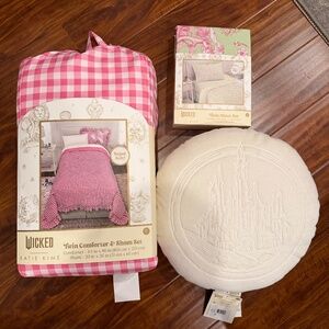 WICKED KATIE KIME twin SHEET SET, Comforter  & ROUND PILLOW NEW